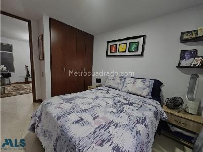 Apartamento de 2 alcobas en venta en Loma De Cumbres, Envigado, 76 m² · foto 14 de 16