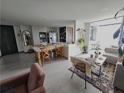 Apartamento de 3 alcobas en venta en Loma De Las Brujas, Envigado, 121 m² · foto 1 de 15