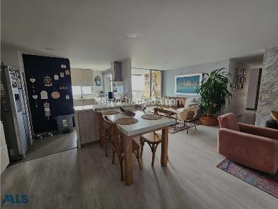 Apartamento de 3 alcobas en venta en Loma De Las Brujas, Envigado, 121 m² · foto 3 de 15