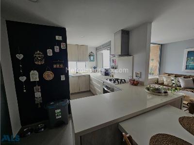 Apartamento de 3 alcobas en venta en Loma De Las Brujas, Envigado, 121 m² · foto 7 de 15