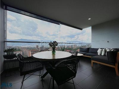 Apartamento de 3 alcobas en venta en Loma Benedictinos, Envigado, 158 m² · foto 3 de 20