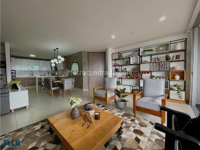 Apartamento de 3 alcobas en venta en Loma Benedictinos, Envigado, 158 m² · foto 9 de 20