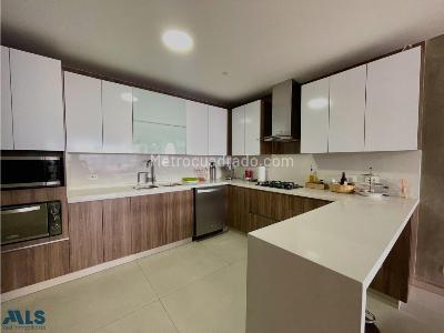 Apartamento de 3 alcobas en venta en Loma Benedictinos, Envigado, 158 m² · foto 10 de 20