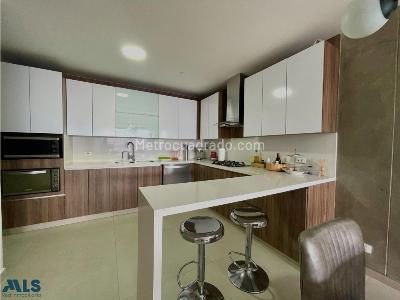 Apartamento de 3 alcobas en venta en Loma Benedictinos, Envigado, 158 m² · foto 11 de 20