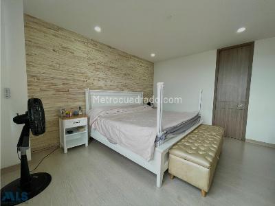 Apartamento de 3 alcobas en venta en Loma Benedictinos, Envigado, 158 m² · foto 14 de 20