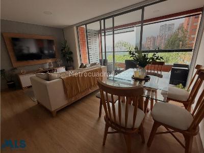Apartamento de 2 alcobas en venta en Loma De Las Brujas, Envigado, 84 m² · foto 2 de 11