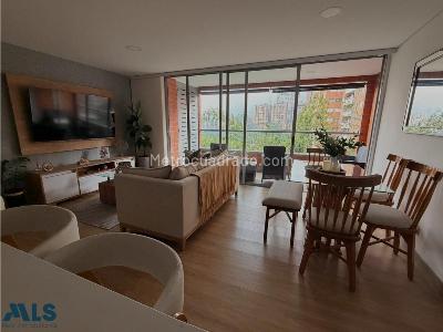 Apartamento de 2 alcobas en venta en Loma De Las Brujas, Envigado, 84 m² · foto 3 de 11