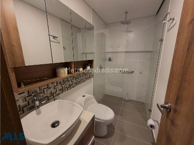 Apartamento de 2 alcobas en venta en Loma De Las Brujas, Envigado, 84 m² · foto 9 de 11