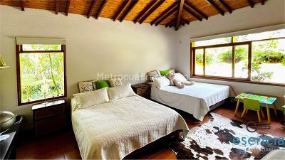 Casa de 5 alcobas en venta en El Salado, Envigado, 290 m² · foto 10 de 20