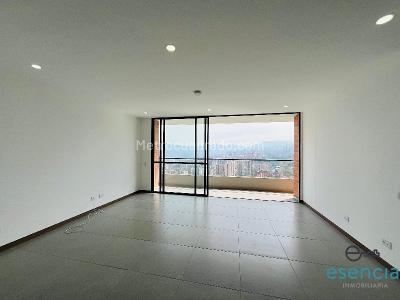 Apartamento de 3 alcobas en arriendo en Loma Del Escobero, Envigado, 113 m² · foto 6 de 9