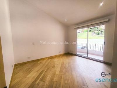 Casa de 4 alcobas en arriendo en El Poblado, Medellín, 350 m² · foto 13 de 20