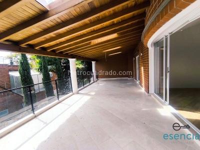 Casa de 4 alcobas en arriendo en El Poblado, Medellín, 350 m² · foto 16 de 20