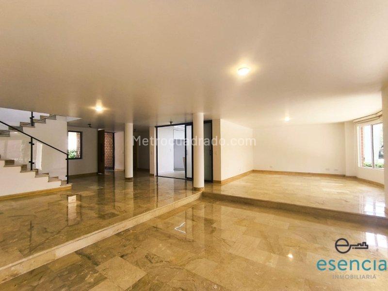 Casa – Medellín, El Tesoro, El Poblado - Más