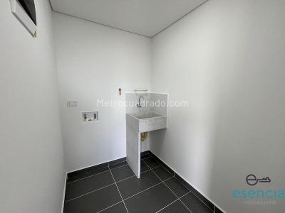 Apartamento en arriendo en Las Palmas, Medellín · foto 13 de 14