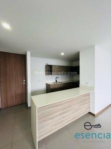 Apartamento de 3 alcobas en arriendo en Loma Del Escobero, Envigado, 118 m² · foto 2 de 18