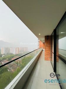 Apartamento de 3 alcobas en arriendo en Loma Del Escobero, Envigado, 118 m² · foto 4 de 18