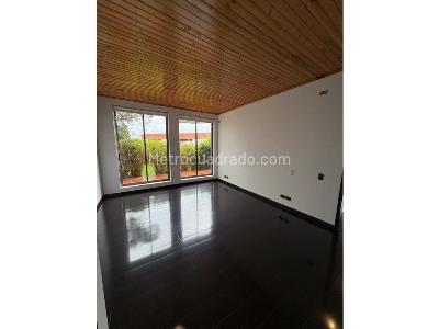 Casa de 4 alcobas en venta en Via Guaymaral, Chía, 909 m² · foto 6 de 20