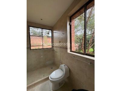 Casa de 4 alcobas en venta en Via Guaymaral, Chía, 909 m² · foto 8 de 20