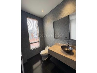 Casa de 4 alcobas en venta en Via Guaymaral, Chía, 909 m² · foto 11 de 20