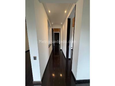 Casa de 4 alcobas en venta en Via Guaymaral, Chía, 909 m² · foto 14 de 20