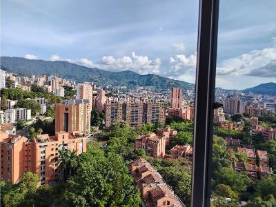 Apartaestudio en venta en El Poblado, Medellín, 30 m² · foto 12 de 13