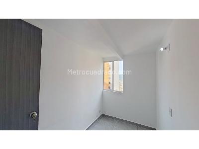 Apartamento de 3 alcobas en venta en Robledo Pajarito, Medellín, 48 m² · foto 3 de 9