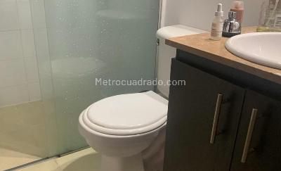 Apartamento de 3 alcobas en venta en Laureles La Castellana, Medellín, 75 m² · foto 10 de 11