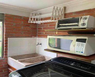 Apartamento en venta en La Almeria, Medellín · foto 4 de 9