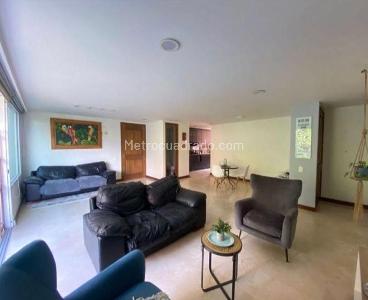 Apartamento de 4 alcobas en venta en Laureles, Medellín, 130 m² · foto 4 de 8