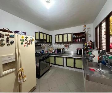 Casa de 4 alcobas en venta en Simon Bolivar, Medellín, 270 m² · foto 14 de 15