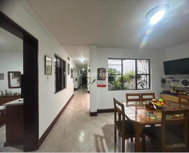 Casa de 4 alcobas en venta en Simon Bolivar, Medellín, 270 m² · foto 15 de 15