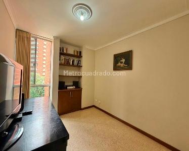 Apartamento en venta en Laureles, Medellín · foto 2 de 13