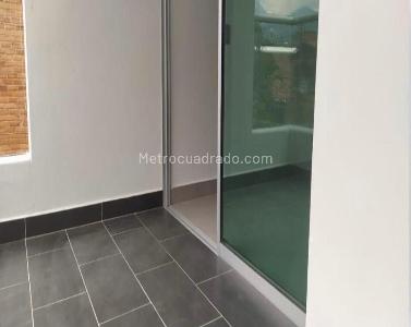 Apartamento de 3 alcobas en venta en Laureles, Medellín, 110 m² · foto 2 de 16