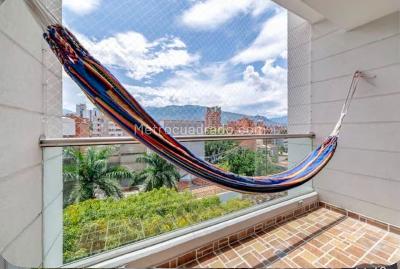 Apartamento de 3 alcobas en venta en Bolivariana, Medellín, 101 m² · foto 2 de 18