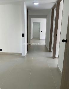 Apartamento en venta en Laureles La Almeria, Medellín · foto 2 de 15