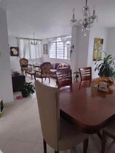 Casa de 4 alcobas en venta en Laureles, Medellín, 216 m² · foto 3 de 14