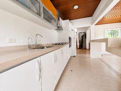 Casa de 5 alcobas en venta en El Rincón De Las Lomas, Villavicencio, 1110 m² · foto 10 de 20