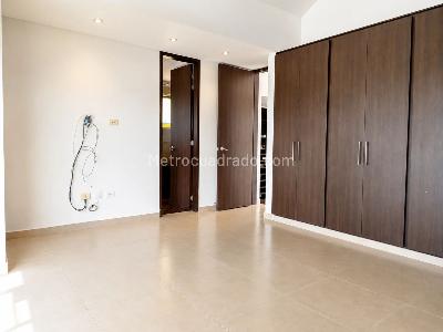 Casa de 4 alcobas en venta en Condominio Campestre Palma Real, Villavicencio, 235 m² · foto 9 de 20