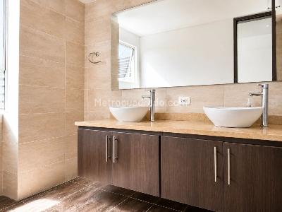 Casa de 4 alcobas en venta en Condominio Campestre Palma Real, Villavicencio, 235 m² · foto 12 de 20