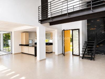 Casa de 4 alcobas en venta en Condominio Campestre Palma Real, Villavicencio, 235 m² · foto 2 de 20