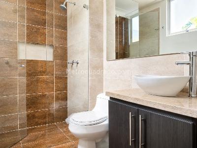 Casa de 4 alcobas en venta en Condominio Campestre Palma Real, Villavicencio, 235 m² · foto 8 de 20