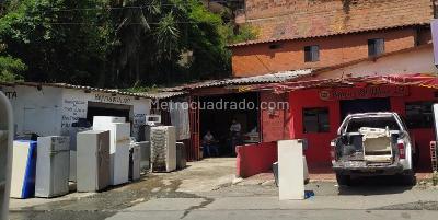 Casa de 5 alcobas en venta en Acevedo, Bello, 206 m² · foto 3 de 9