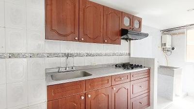 Apartamento de 2 alcobas en arriendo en La America, Medellín, 70 m² · foto 4 de 20