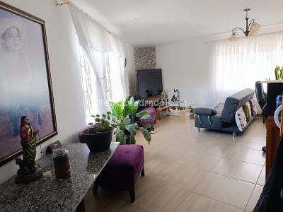 Casa de 4 alcobas en venta en Florencia, Medellín, 126 m² · foto 3 de 19