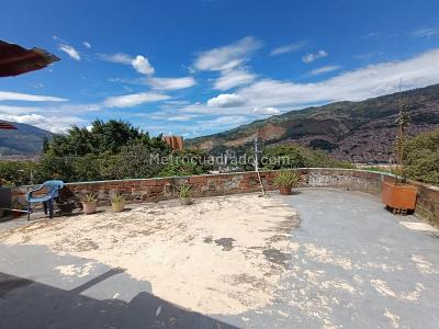 Casa de 4 alcobas en venta en Florencia, Medellín, 126 m² · foto 16 de 19