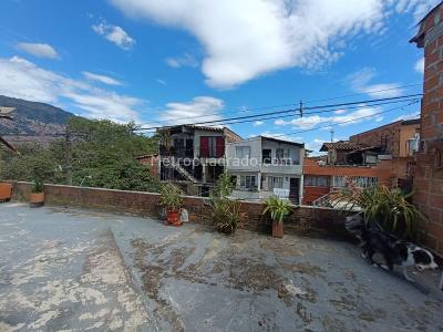 Casa de 4 alcobas en venta en Florencia, Medellín, 126 m² · foto 19 de 19