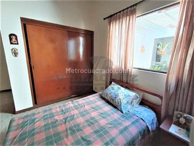 Casa de 4 alcobas en venta en La Castellana, Medellín, 241 m² · foto 10 de 20