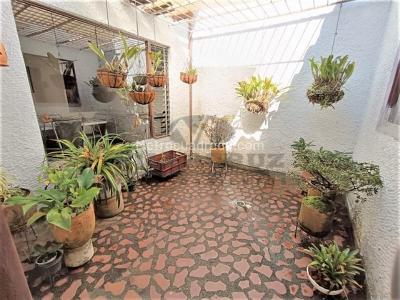 Casa de 4 alcobas en venta en La Castellana, Medellín, 241 m² · foto 13 de 20