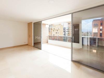 Apartamento de 3 alcobas en venta en Laureles, Medellín, 104 m² · foto 2 de 20