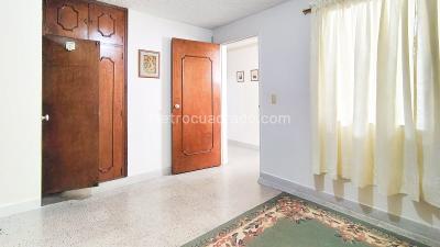 Apartamento de 3 alcobas en venta en Laureles, Medellín, 153 m² · foto 8 de 19